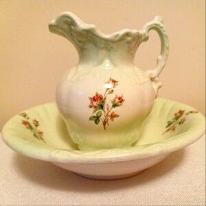 Vtg Porcelain Medium Sized Victorian Pitcher and Basin Set With Rose Design